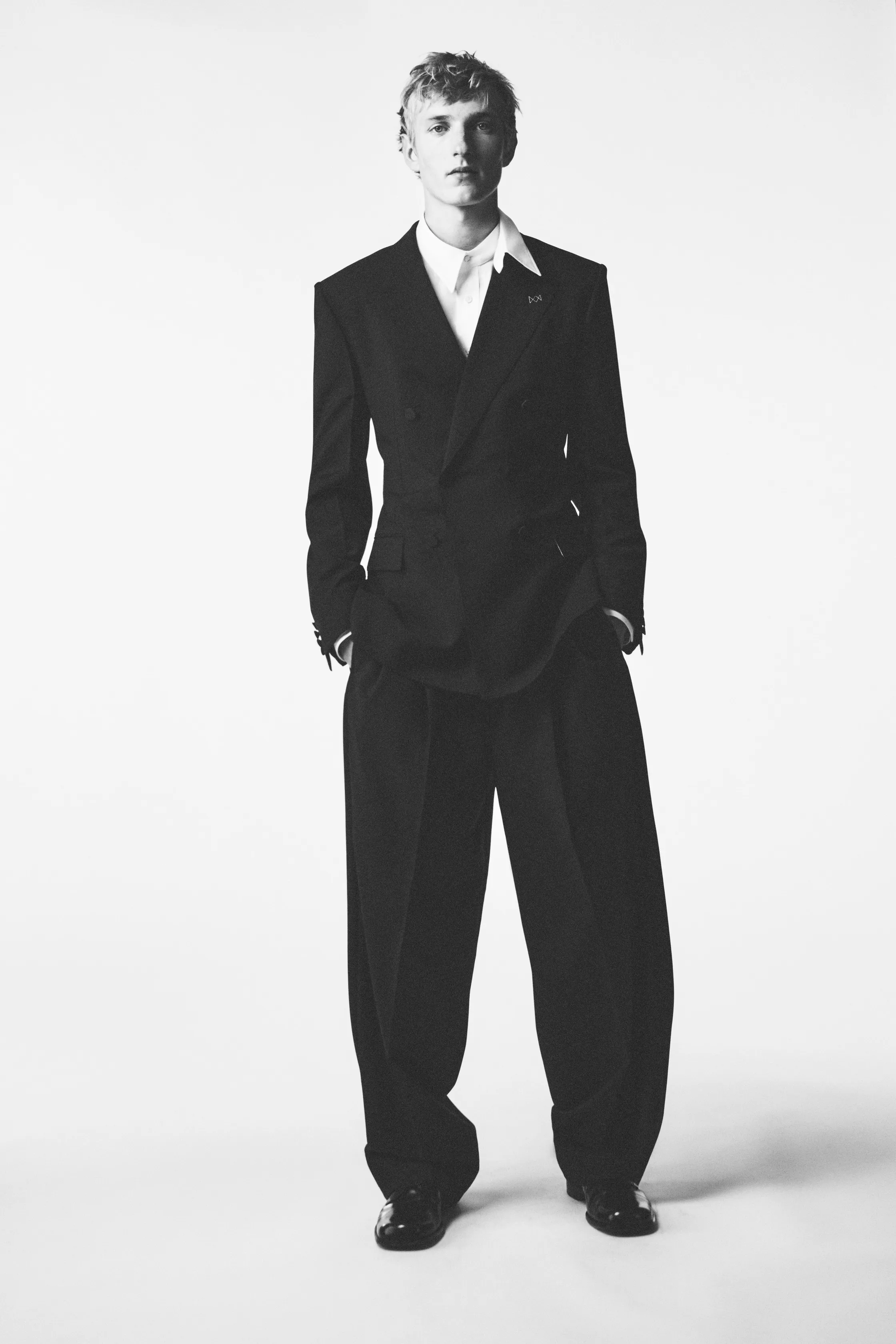 Givenchy: Sarah Burton's Quiet Menswear Debut — image 1