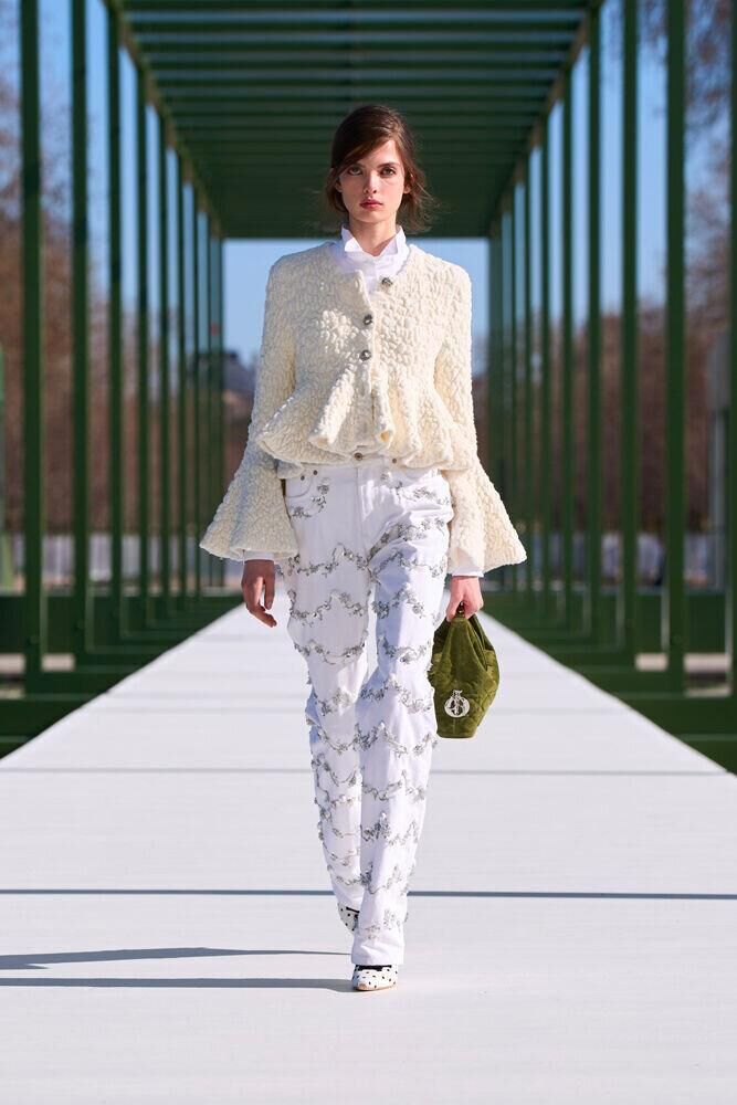 Jonathan Anderson Turns the Tuileries Into a Monet Painting for Dior's Fall/Winter 2026 Show — image 5