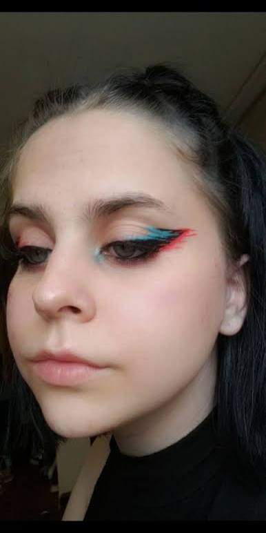 PINTEREST SAYS PERFECTLY SYMMETRICAL MAKEUP IS OVER